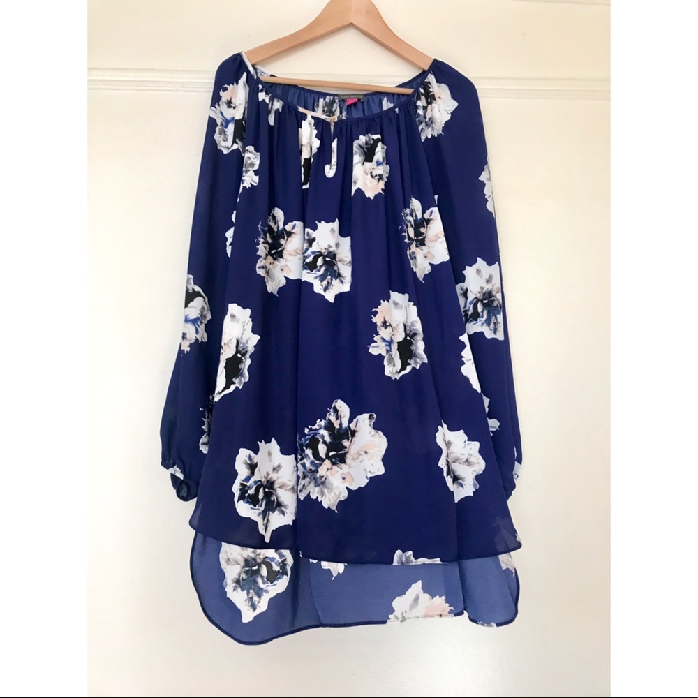 Peacock blue floral hi-lo Vince Camino tunic. 3X